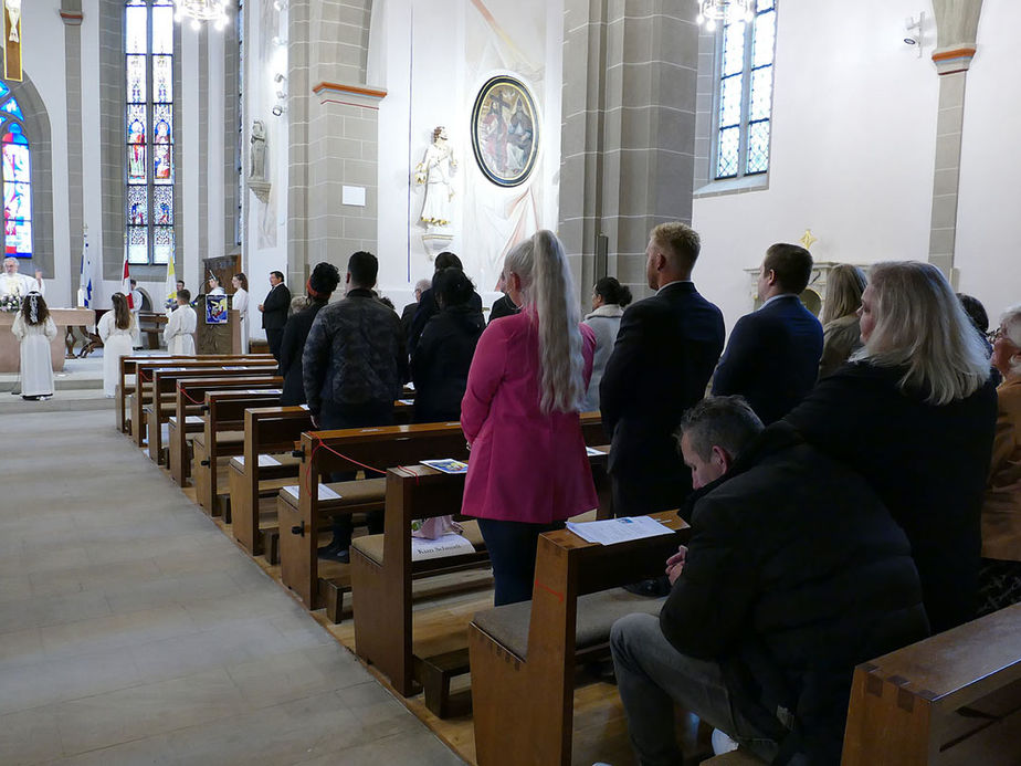 Feier der 1. Heiligen Kommunion in Sankt Crescentius (Foto: Karl-Franz Thiede)